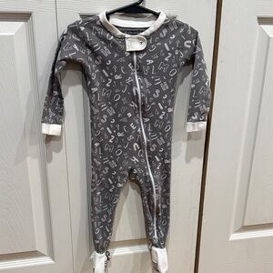 Burt's Bees Baby Charcoal Alphabet Footie